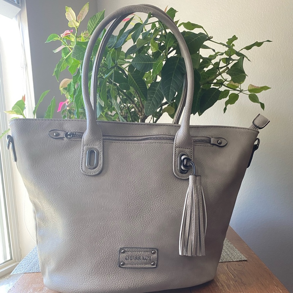 Gussaci Italy gray leather shoulder bag, NWOT